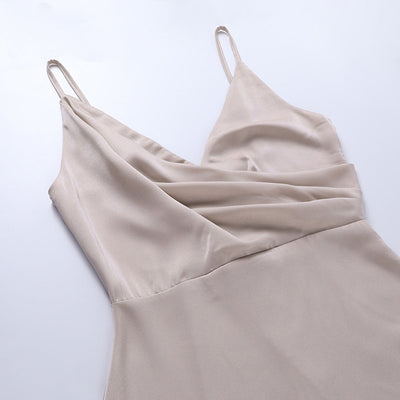 Emma – Elegant Sommarklänning med Slits